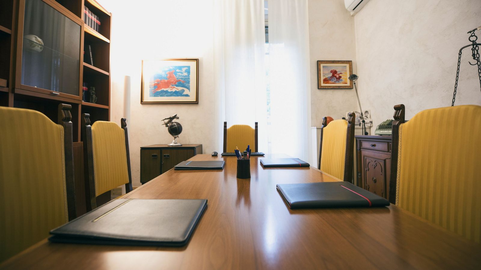 images/Sala_Riunioni_Studio_Mandile_prospettiva_web.jpg